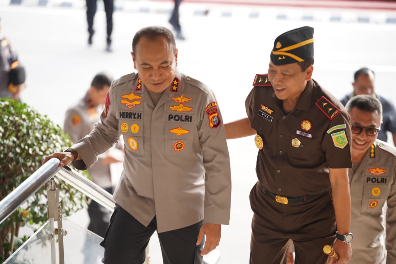 Kapolda Riau dan Kajati Perkuat Sinergi Penegakan Hukum